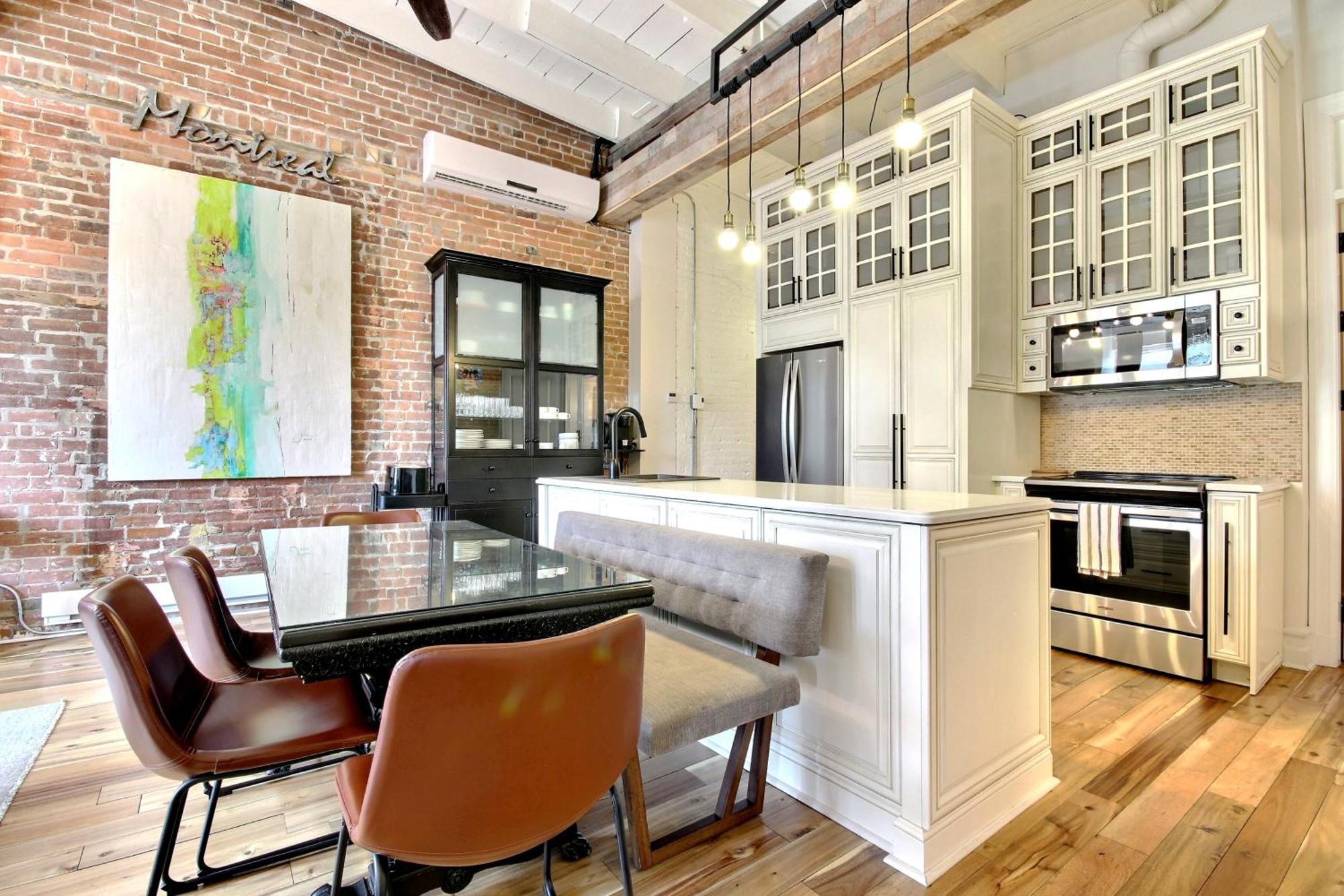 Galeria St Denis In Prime Apartment Montreal