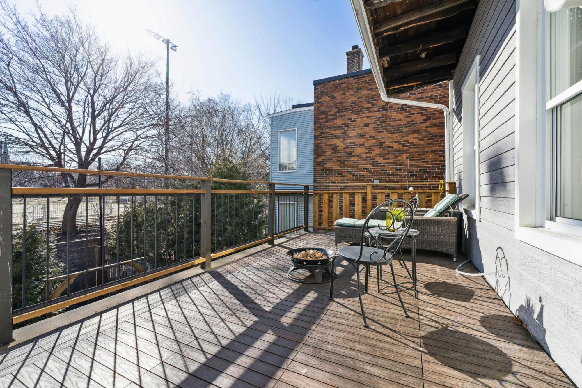 Jolie Maison Entiere A Montreal