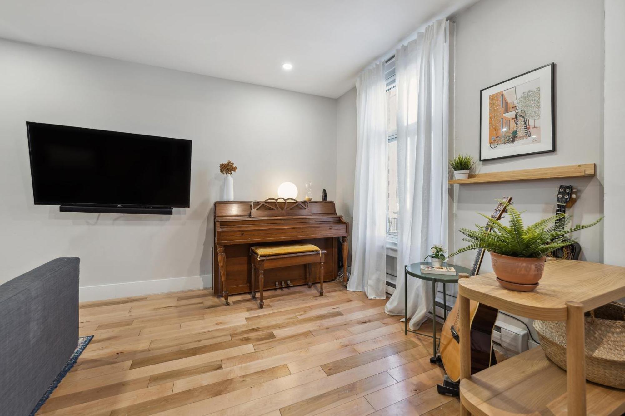 Jolie Maison Entiere A Montreal