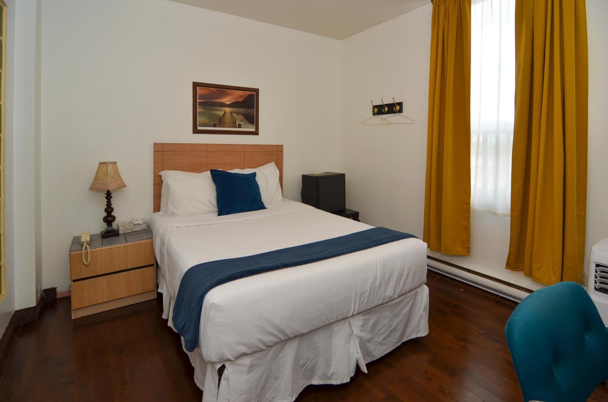 Dorion Hotel