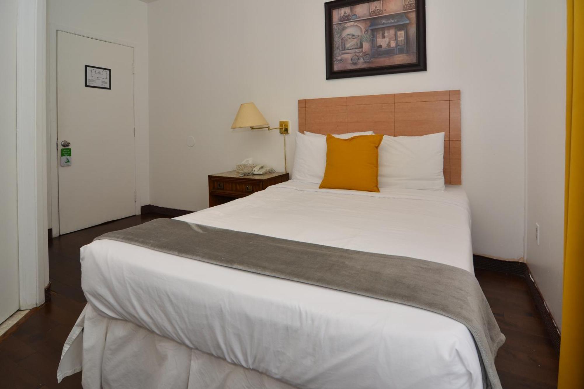 Dorion Hotel 2*