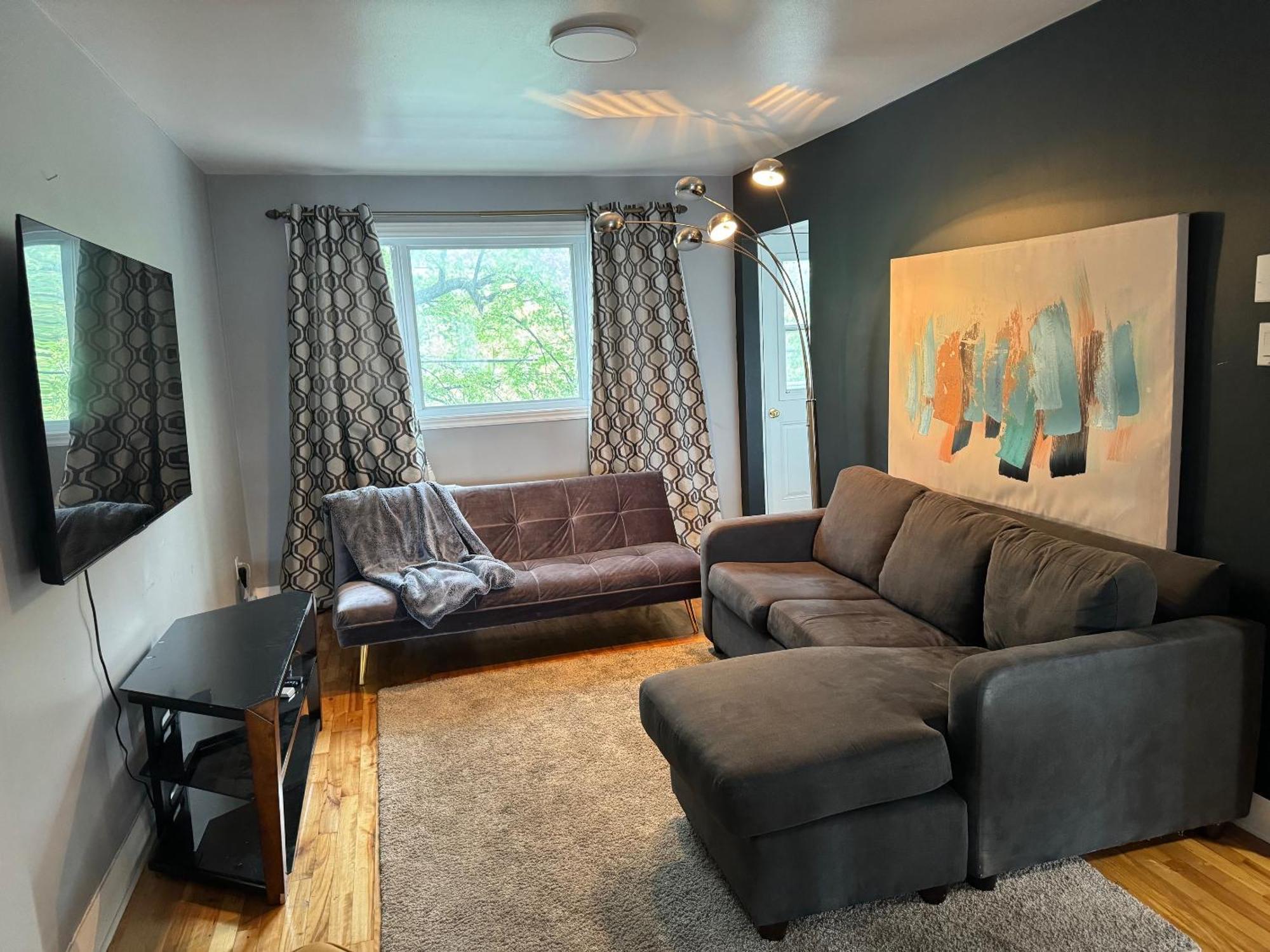 Cozy 3 Bedrooms Apartment *