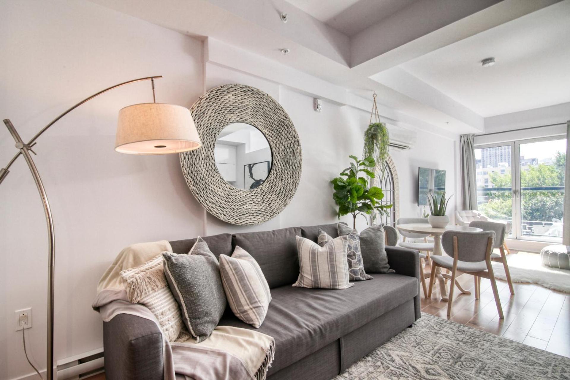 New Loft Views Free Parking *