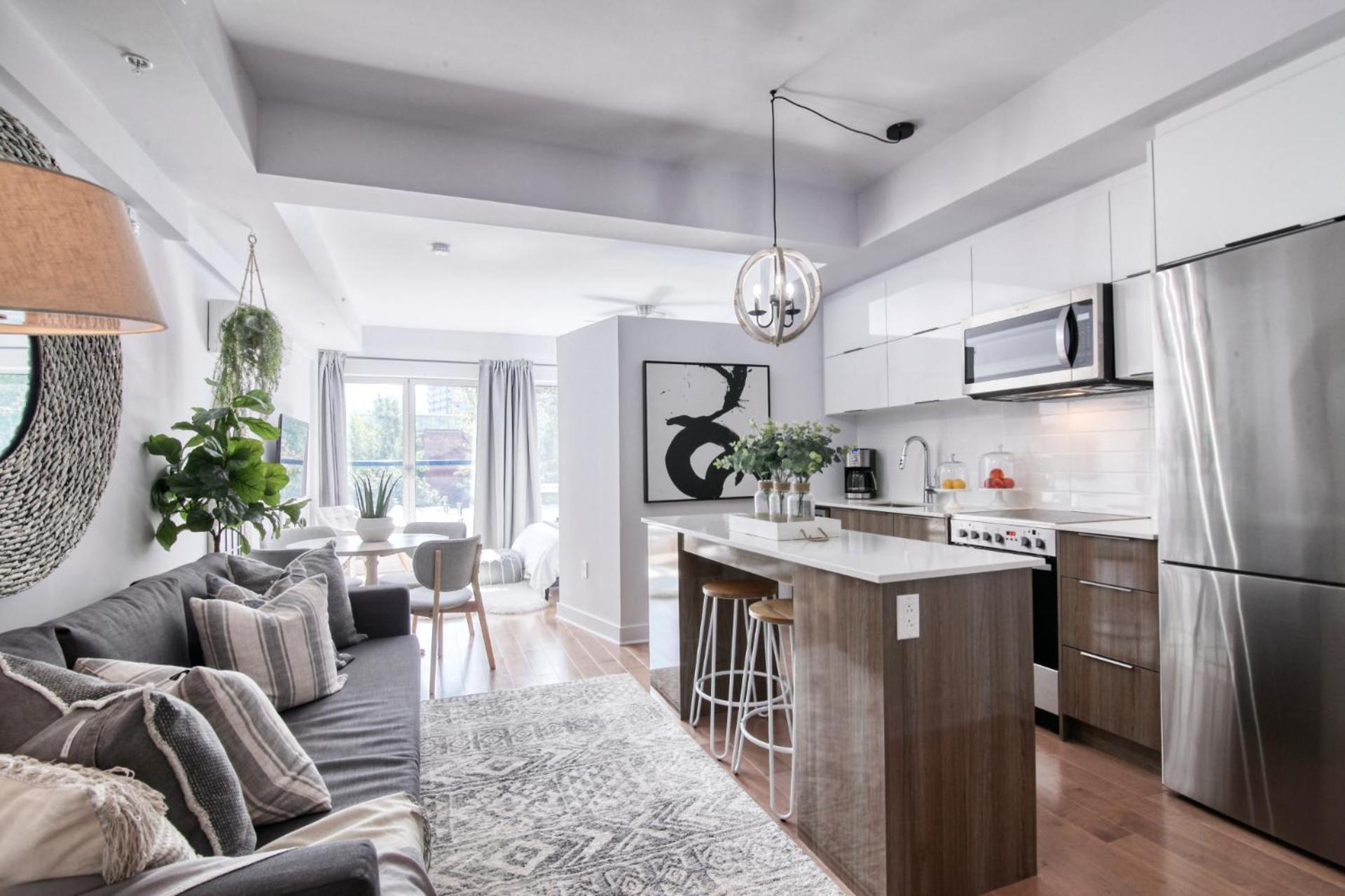 New Loft Views Free Parking