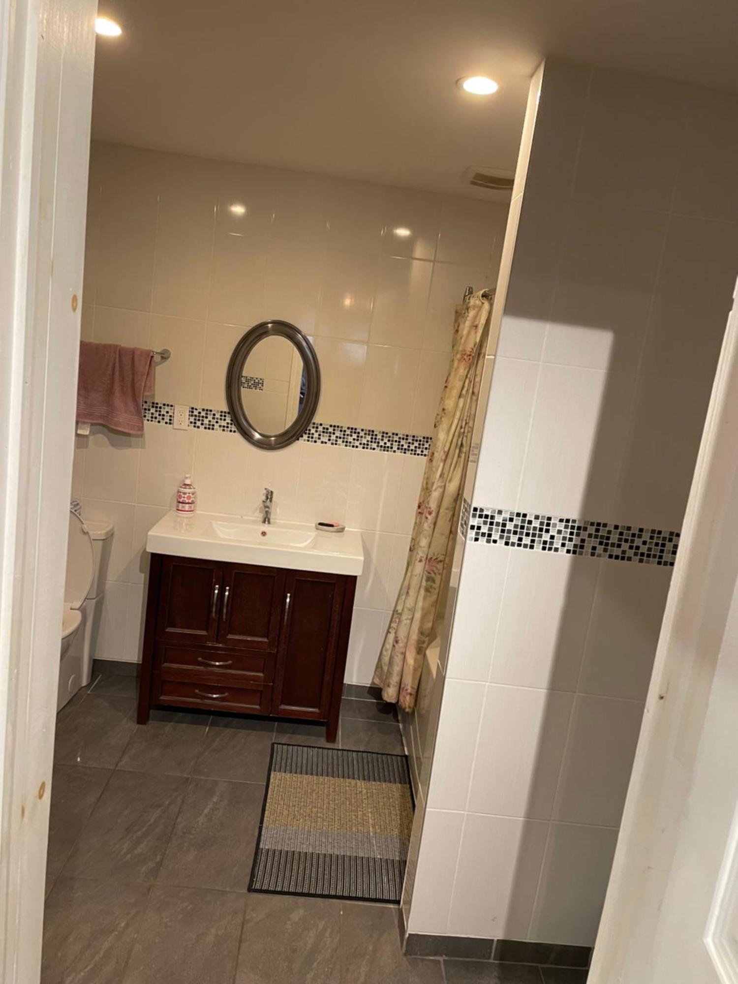 Homestay Self Service Small Breakfast, 2 Double Beds Private Montreal
