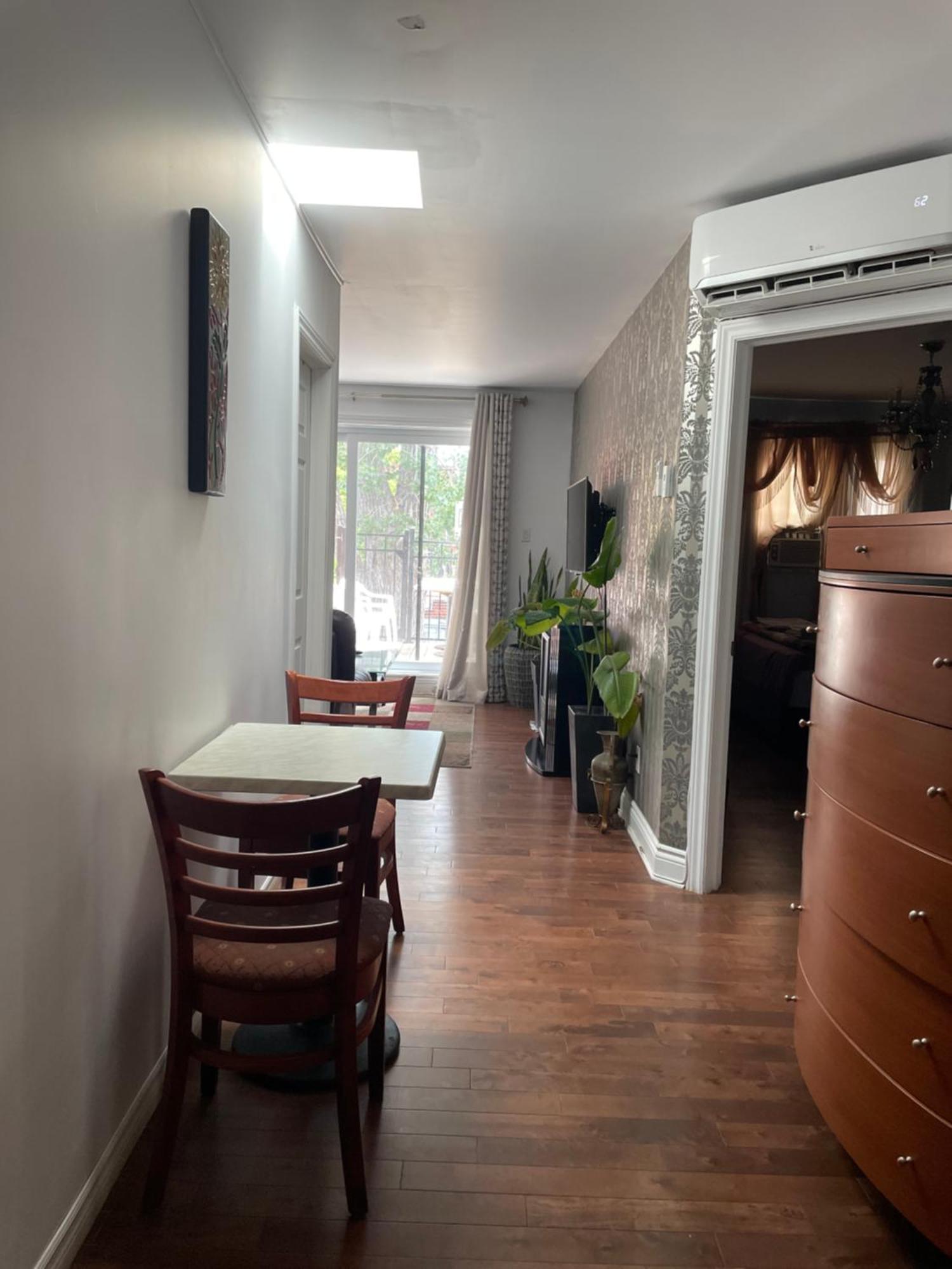 Homestay Self Service Small Breakfast, 2 Double Beds Private