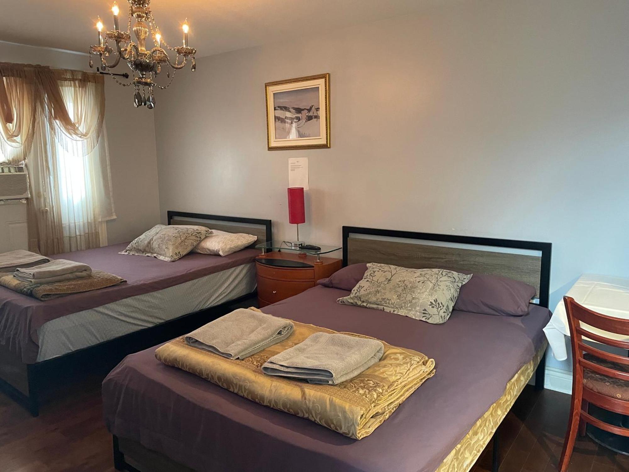 Self Service Small Breakfast, 2 Double Beds Private Homestay *