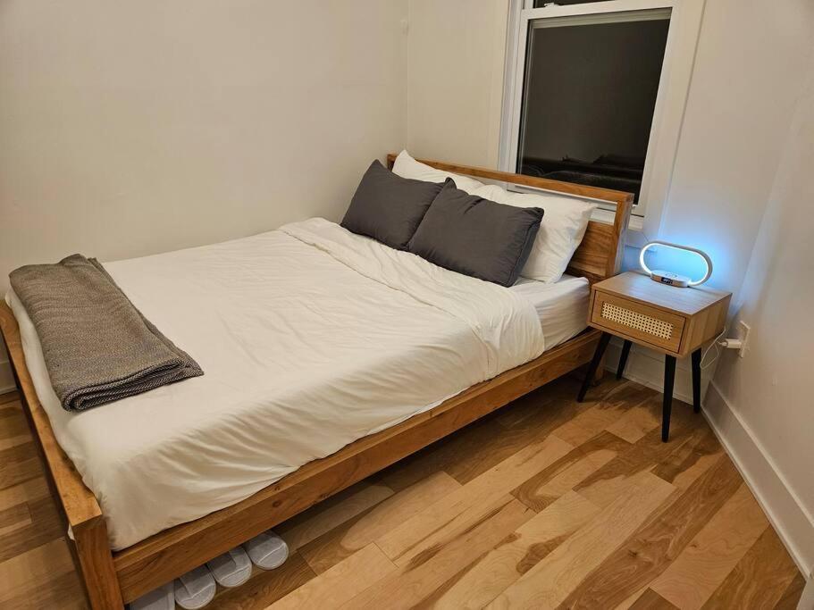Apartment Chic 2 Bedroom *