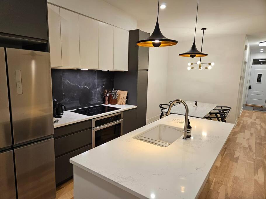 Chic 2 Bedroom * Montreal