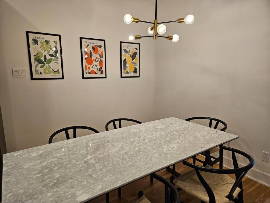 Apartment Chic 2 Bedroom Montreal