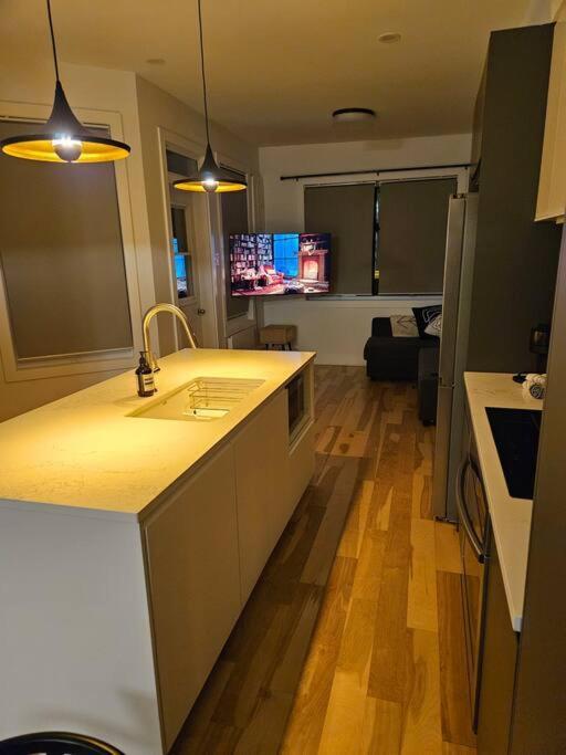 Apartment Chic 2 Bedroom Montreal