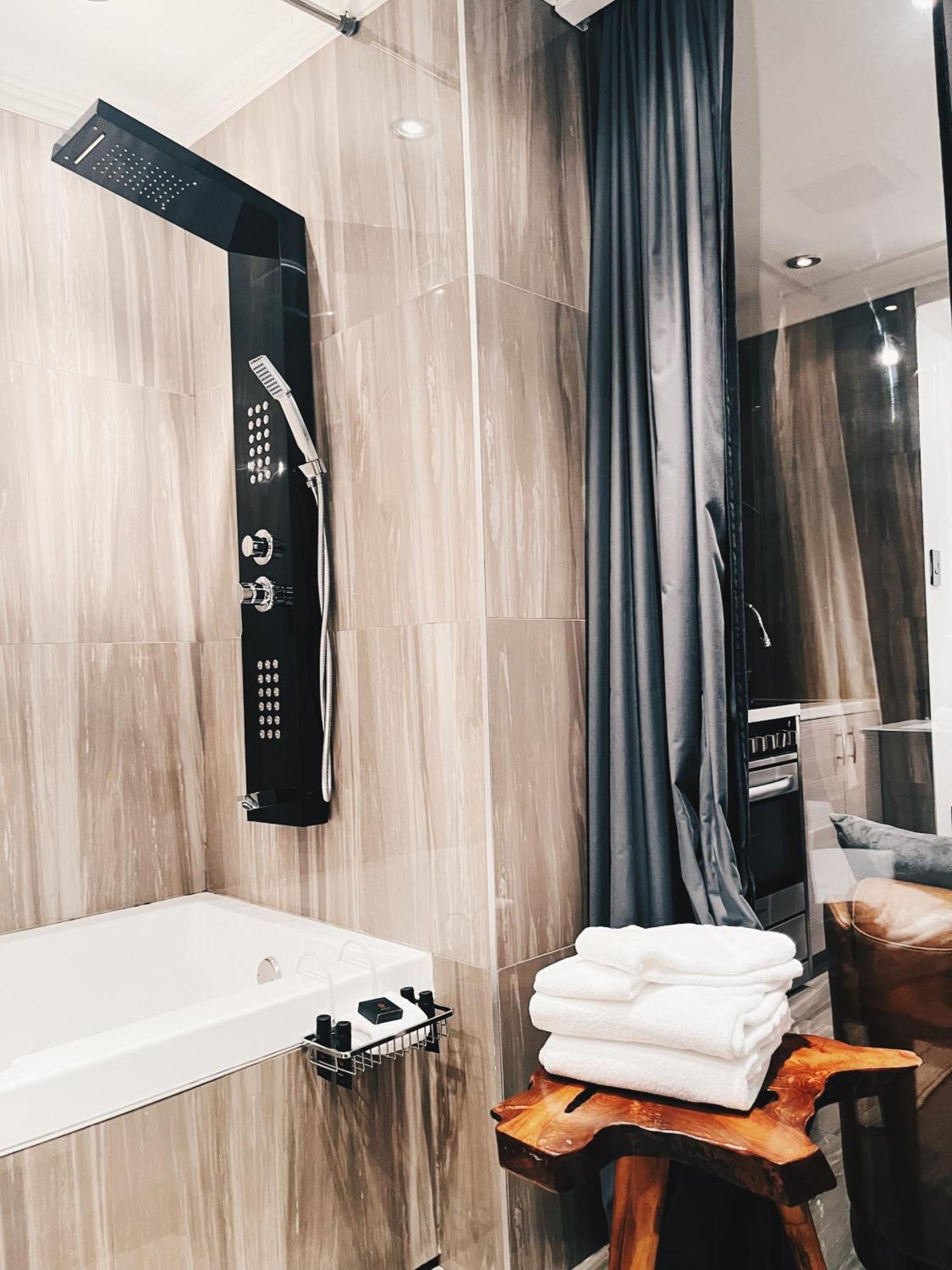 Hotel Kutuma Montreal