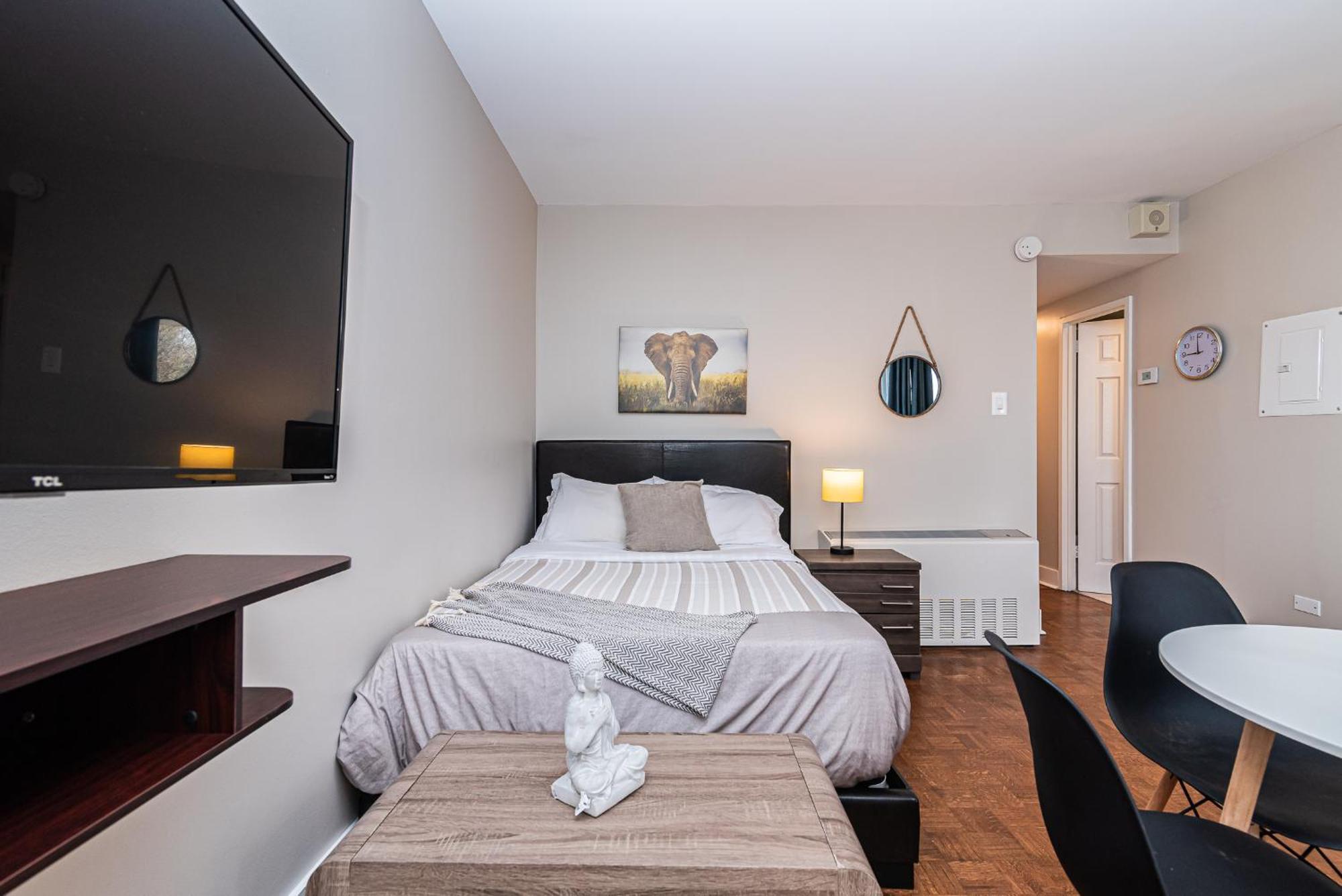Golden Mile & Relocation Apartment Montreal