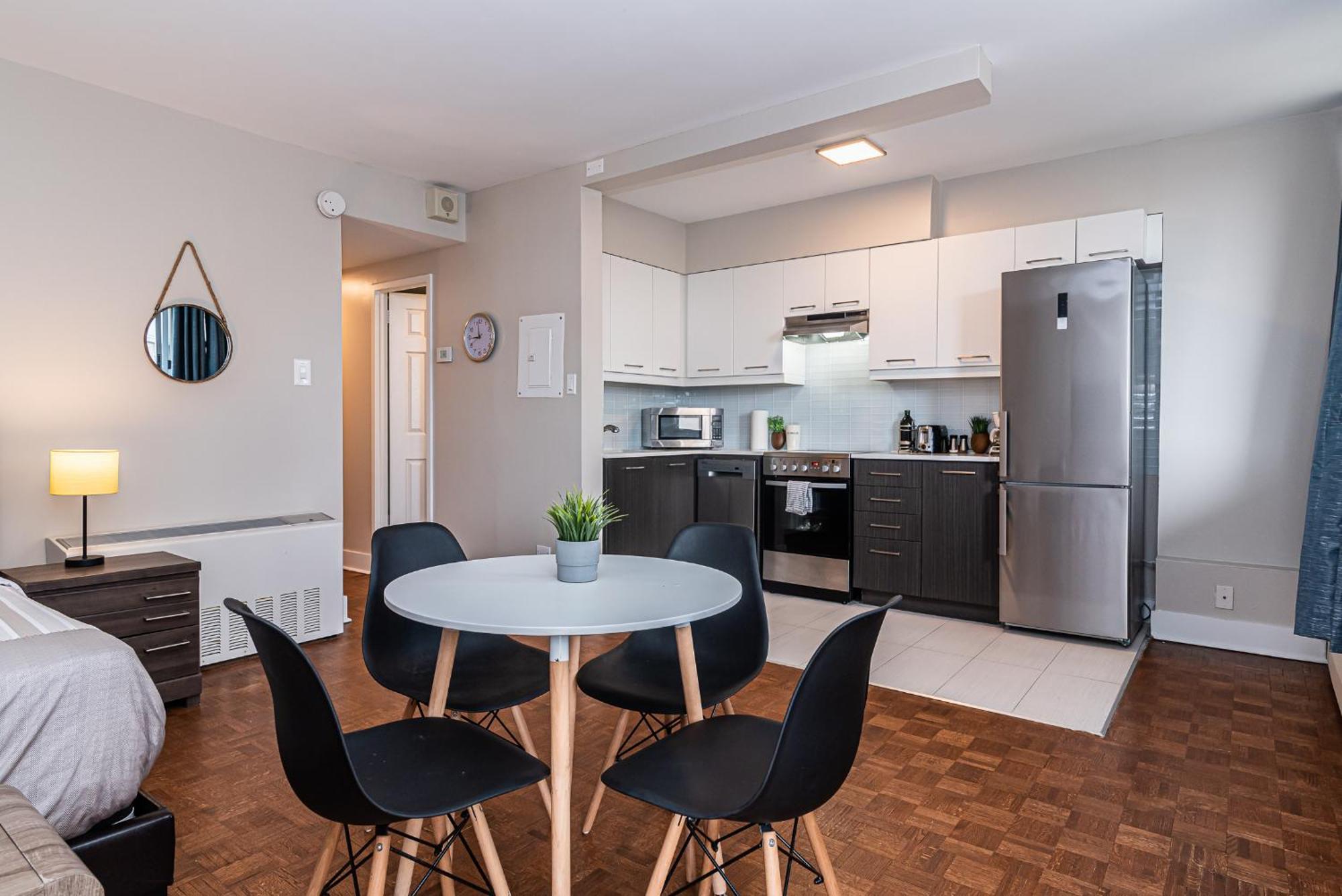 Apartment Golden Mile & Relocation Montreal