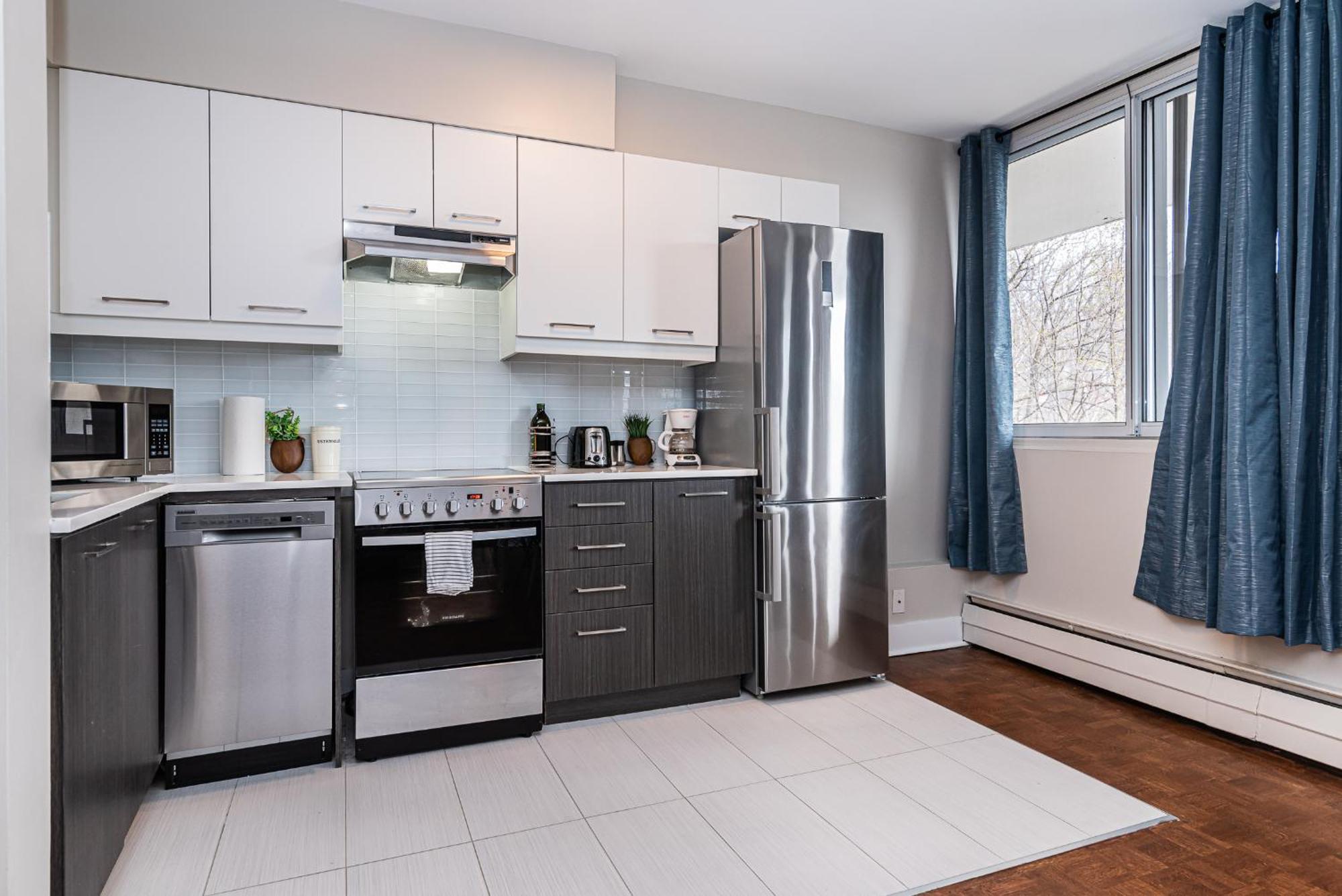 Golden Mile & Relocation * Montreal