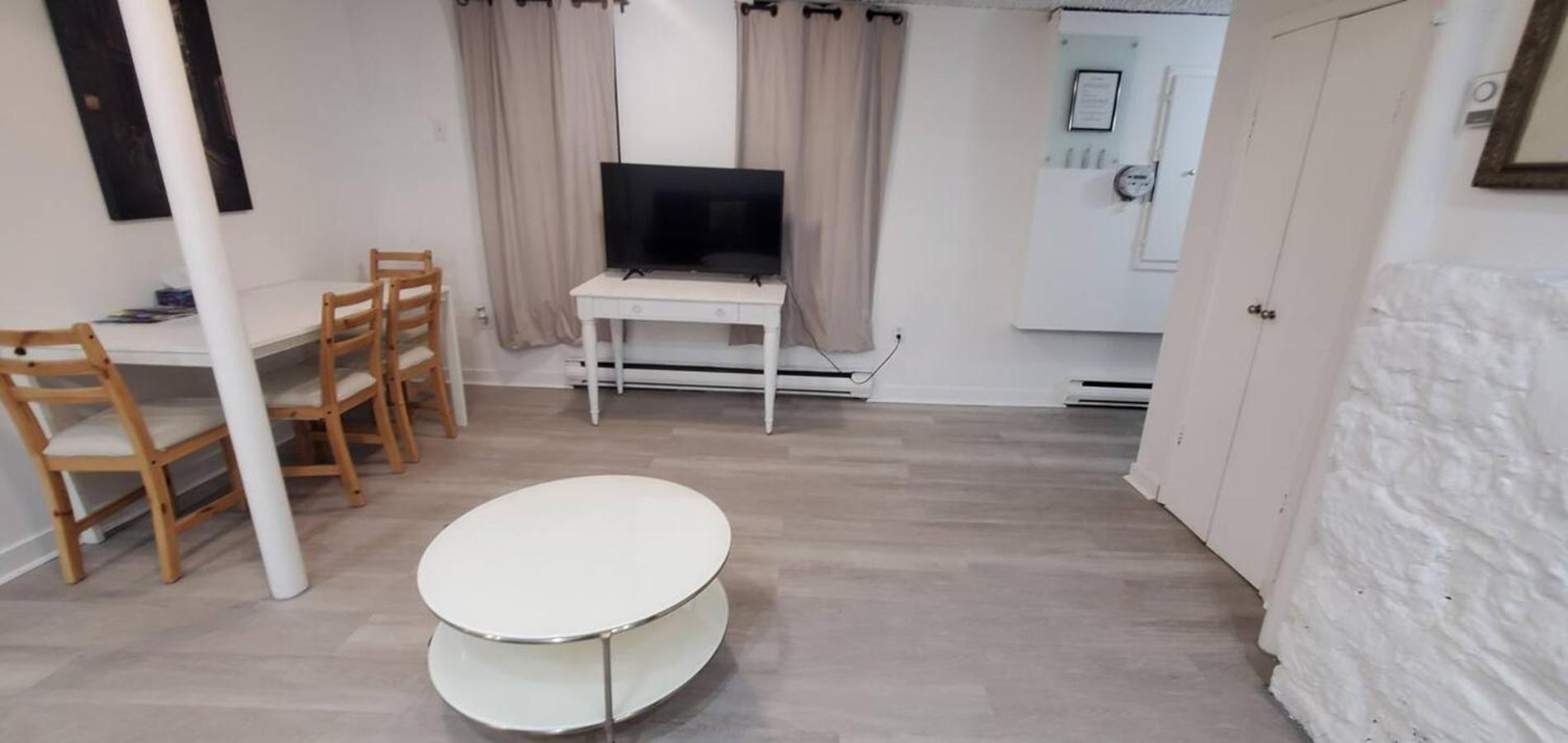Heart Of Mtr For Memerable Experiance 2 Backyard 7minmetro Fully Renovated & Equipped Holiday home Montreal