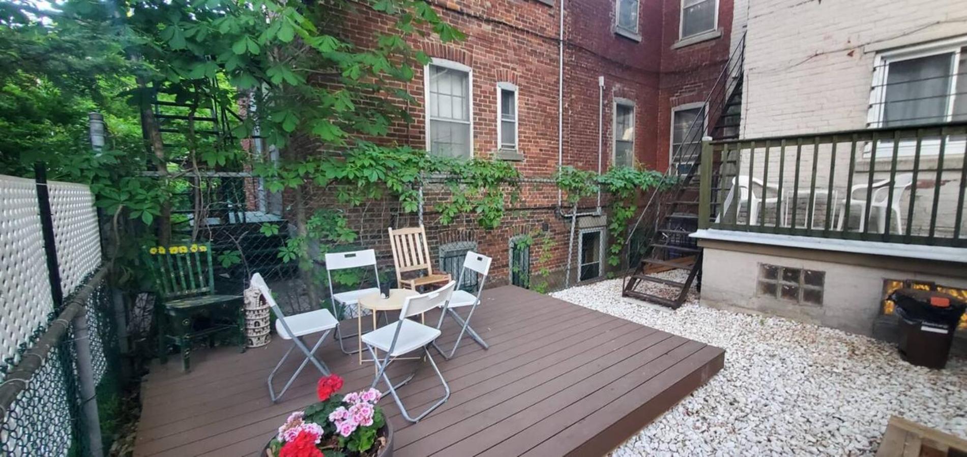 Heart Of Mtr For Memorable Experience 7minmetro 2 Backyard Fully Equipped Holiday home Montreal