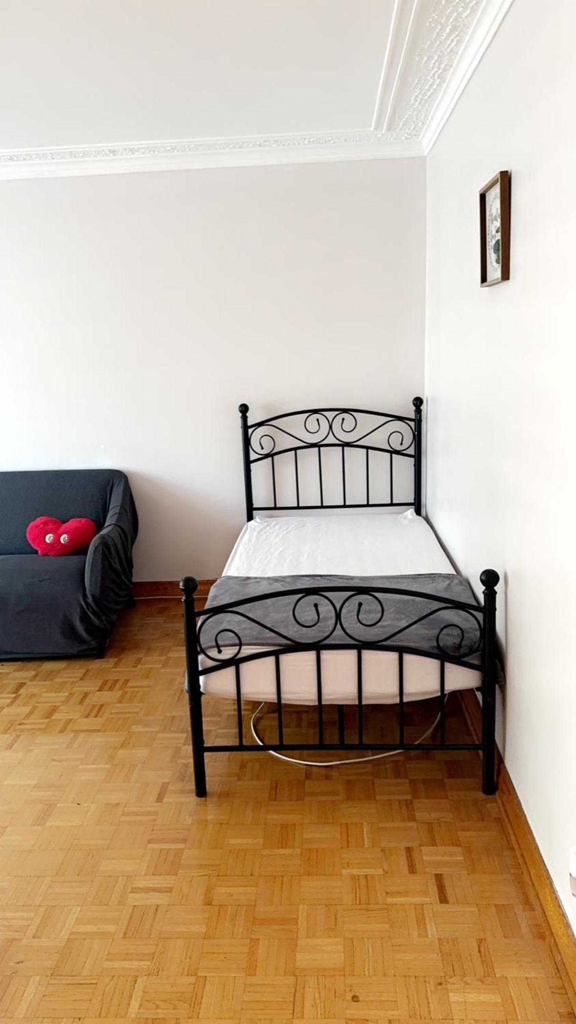 Apartment Three Bedroom Cozy