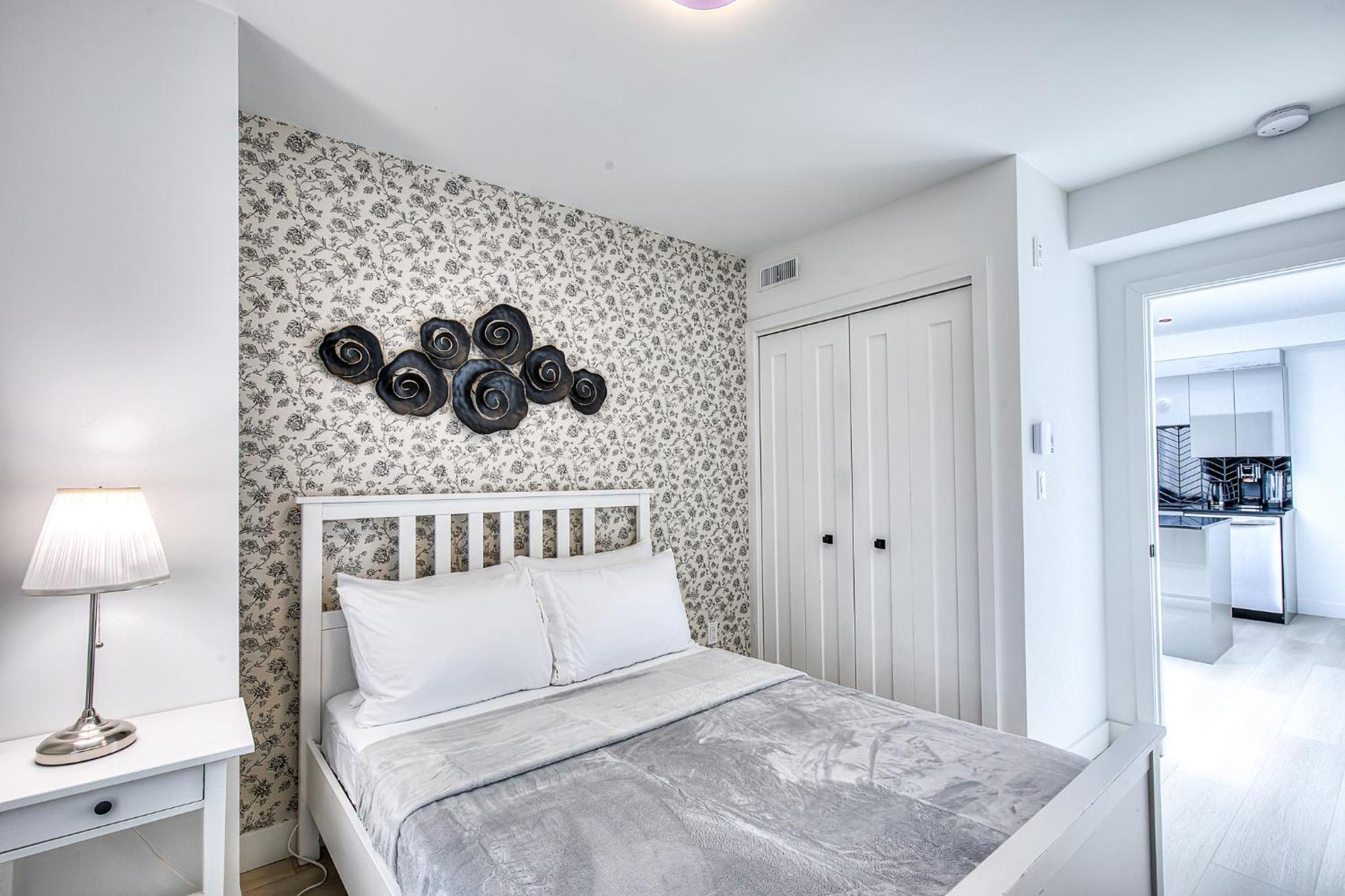 Apartment Restful Nights, Adventure Days Await! Montreal