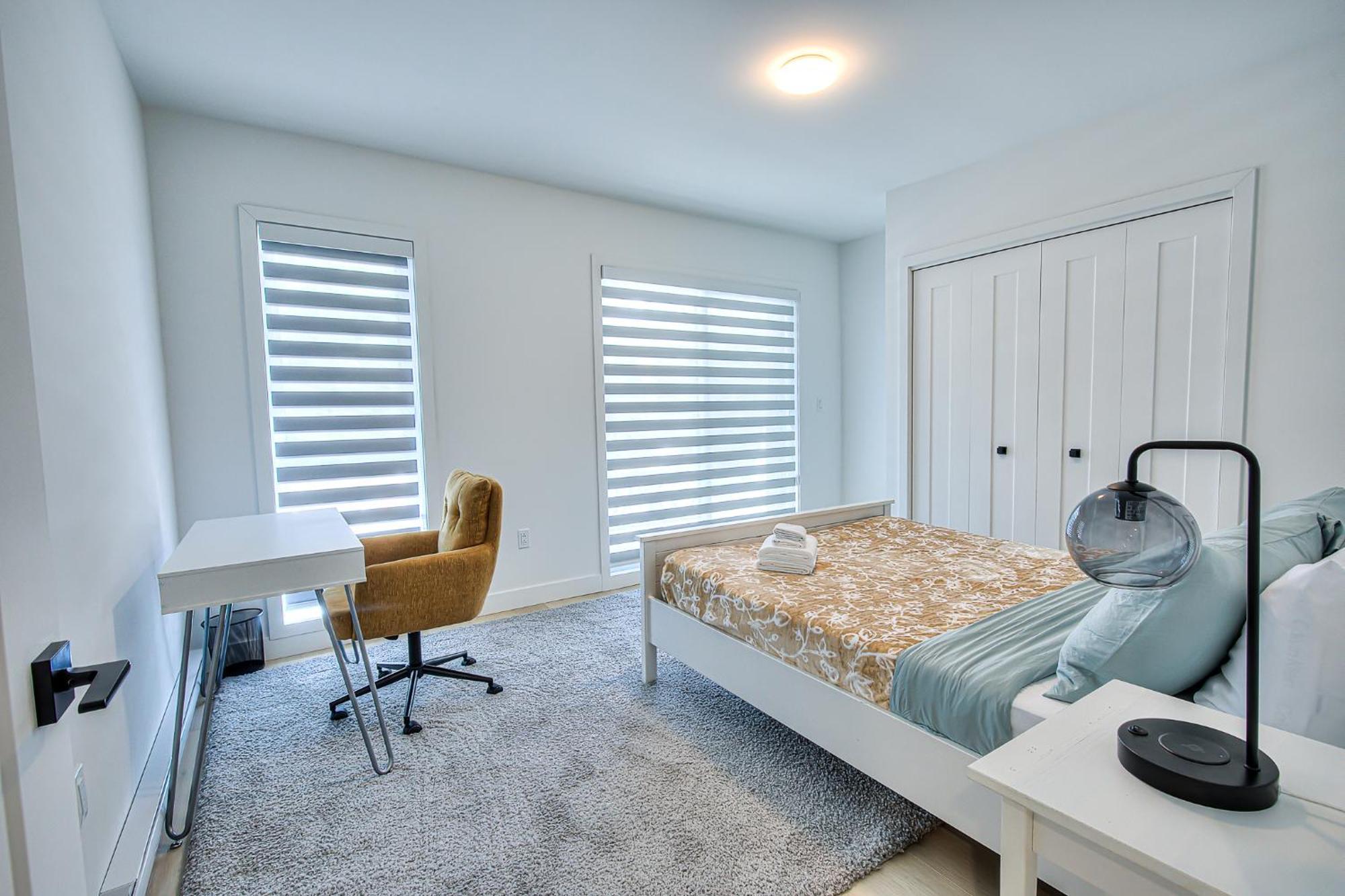 Apartment Restful Nights, Adventure Days Await! Montreal