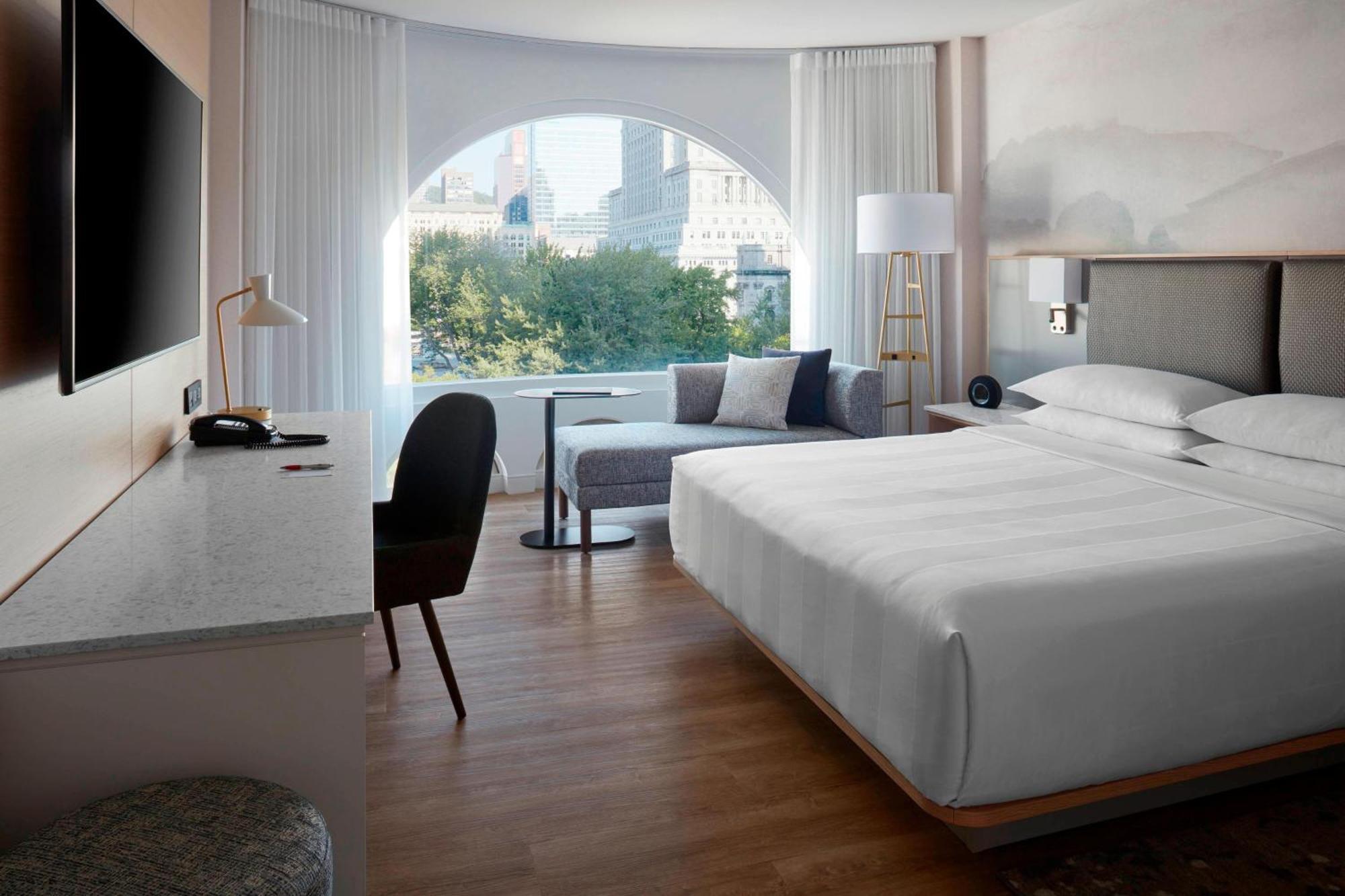 Marriott Chateau Champlain 4*
