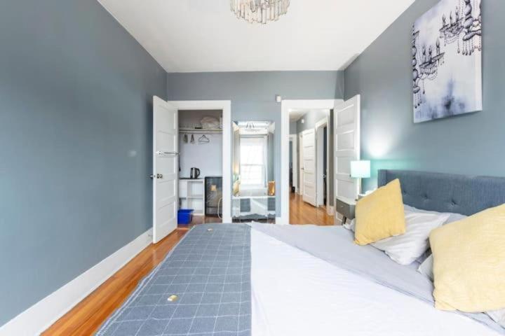 2 Kings In 2 Downtown Bed & Breakfast Montreal