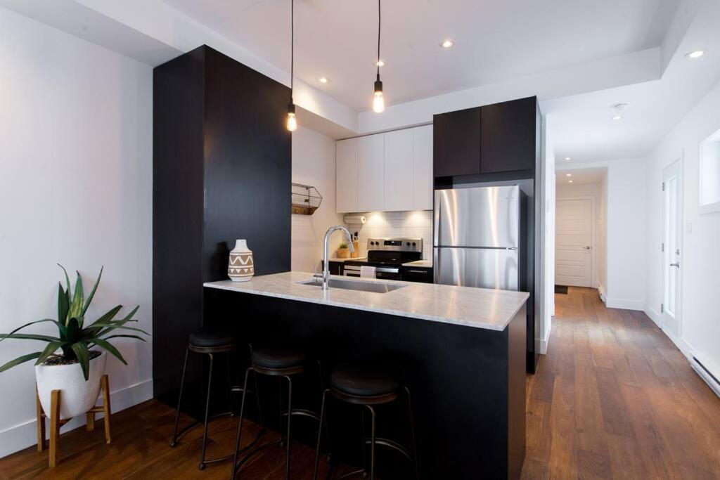 Sleek In The Heart Of Little Italy By Den * Montreal