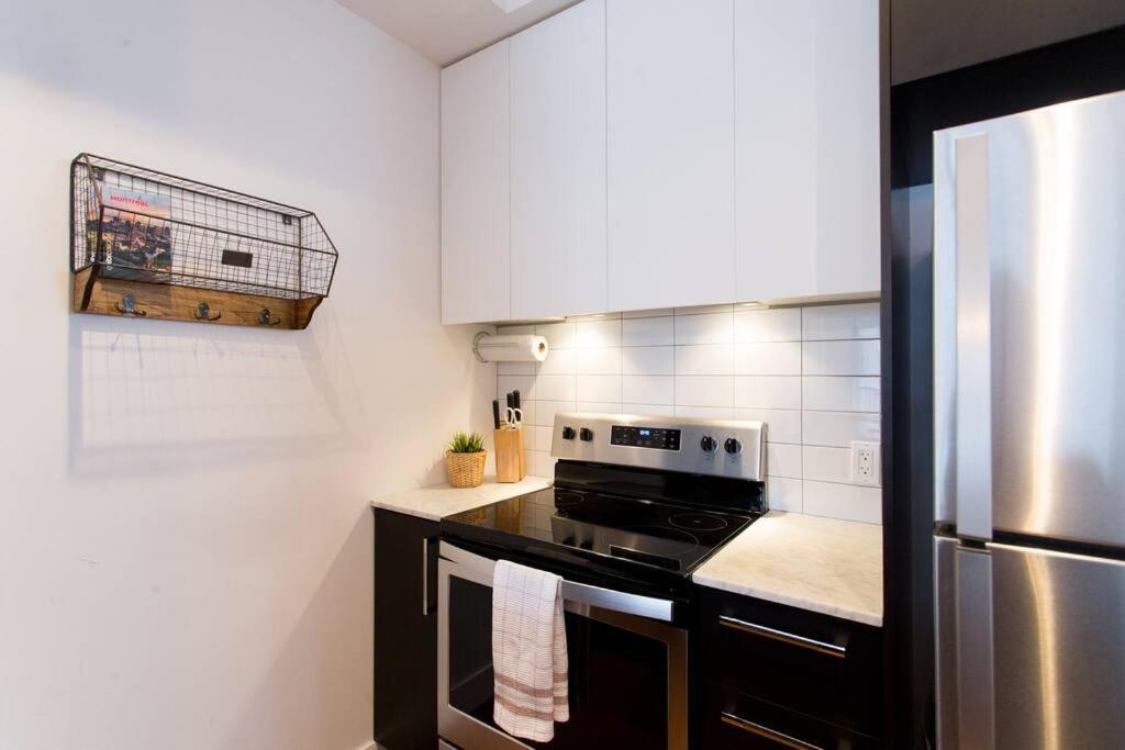 Sleek In The Heart Of Little Italy By Den * Montreal
