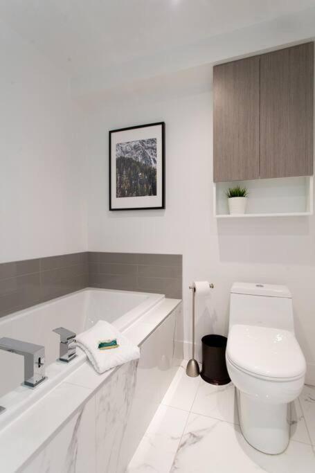 Sleek In The Heart Of Little Italy By Den * Montreal