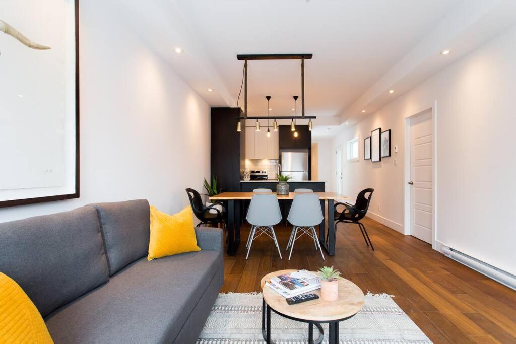 Apartment Sleek In The Heart Of Little Italy By Den Montreal