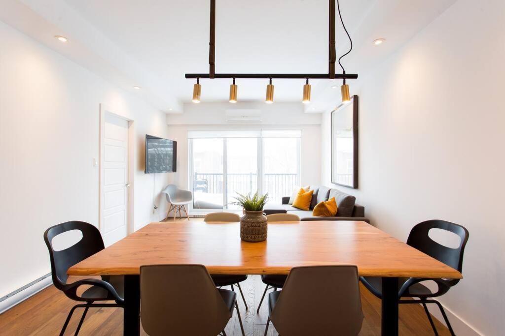 Apartment Sleek In The Heart Of Little Italy By Den Montreal