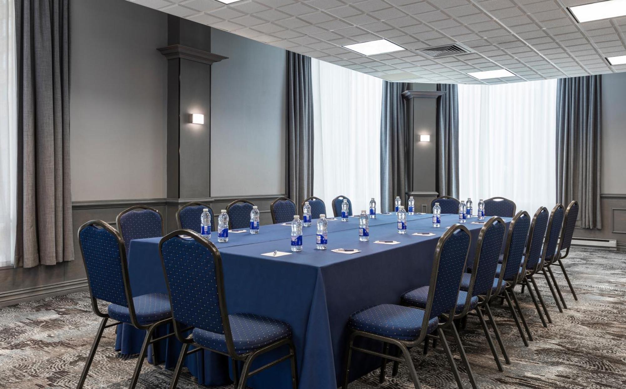 Le Nouvel Hotel Montreal