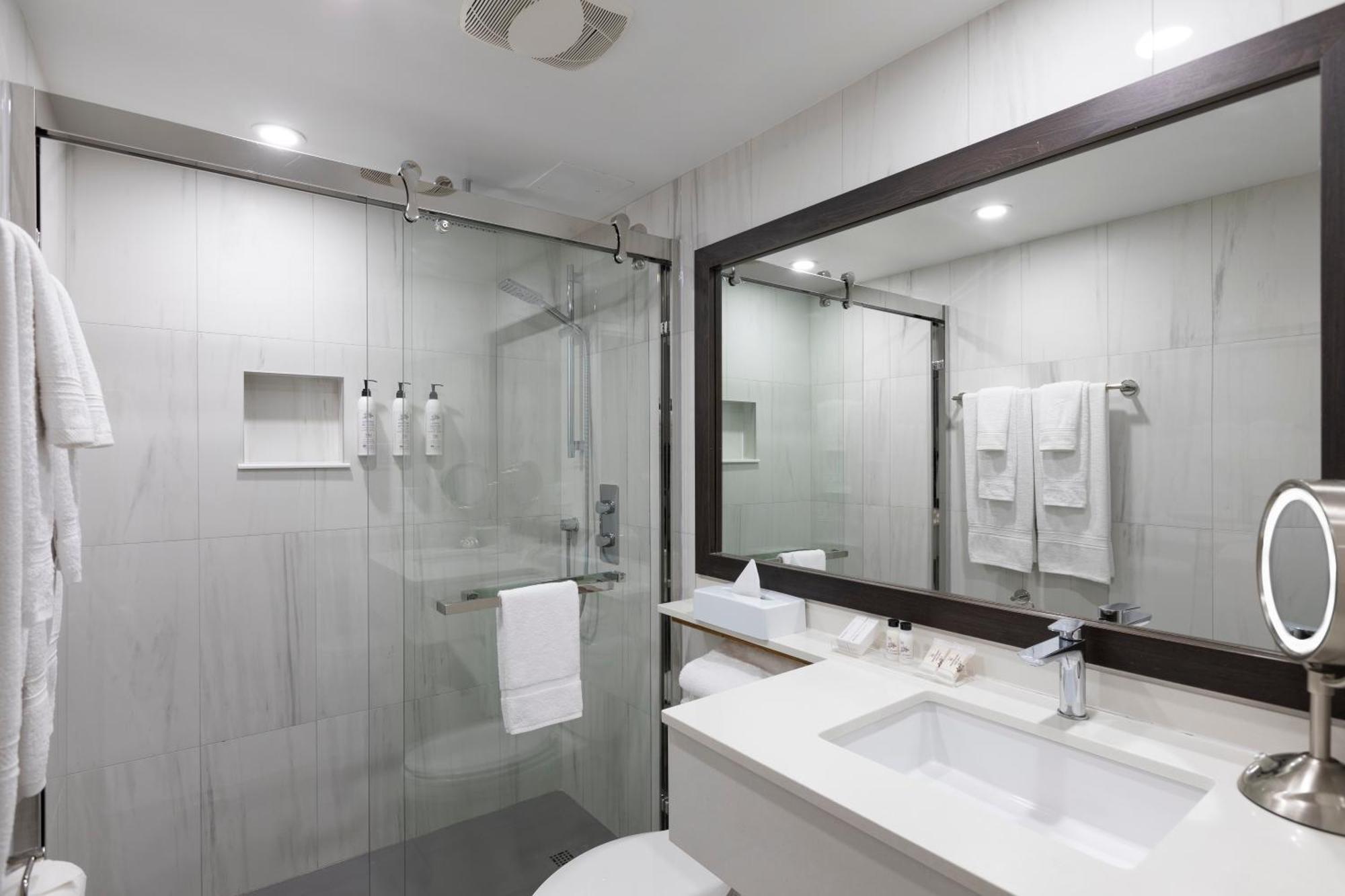 Le Nouvel Hotel 4*
