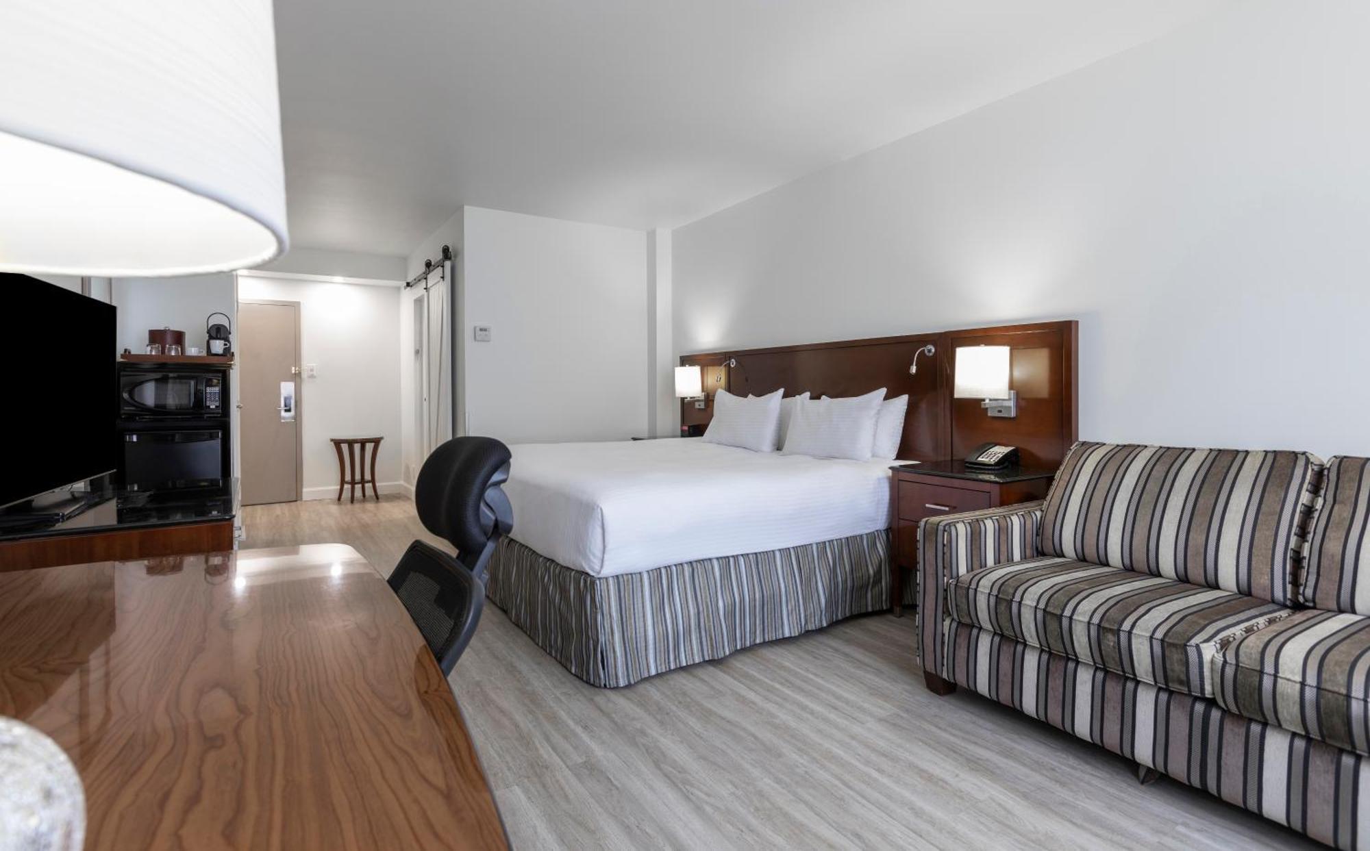 Hotel Le Nouvel 4*