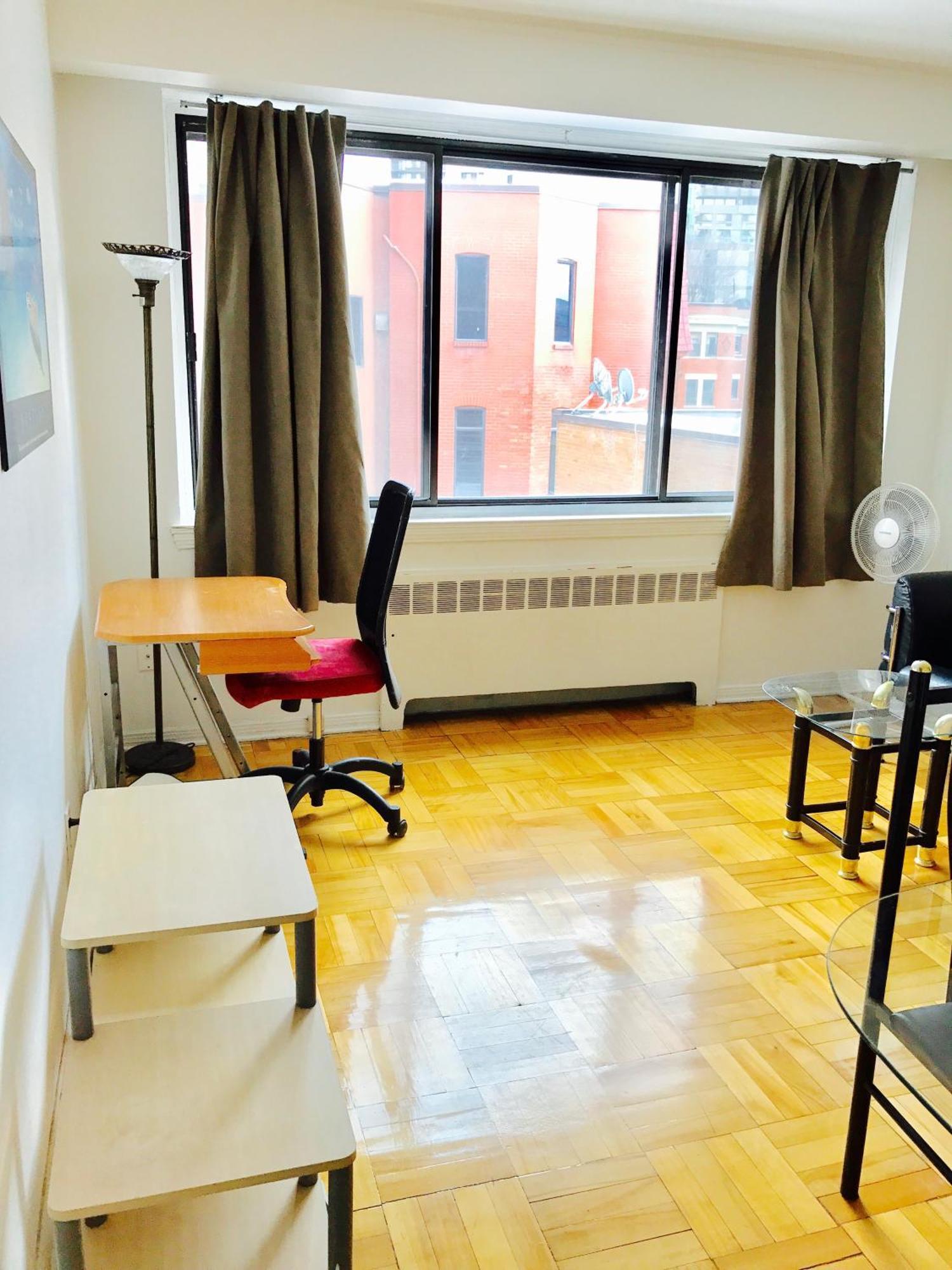 Stylish Comfortable In The Golden Square Mile Apartment Montreal