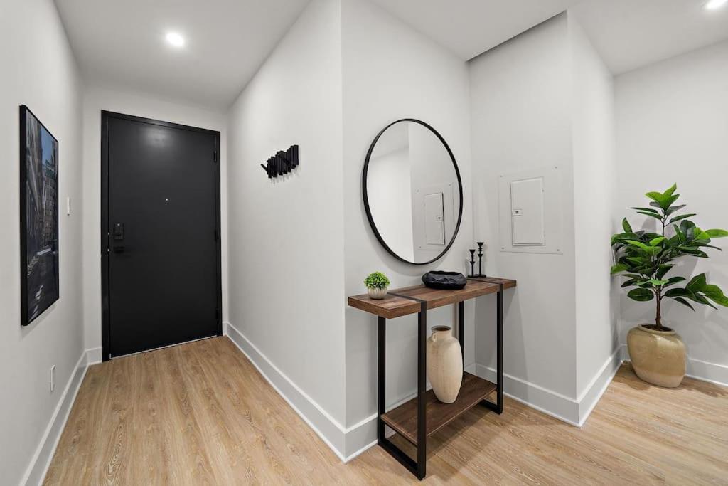 511 Place D'armes 3br 62 *