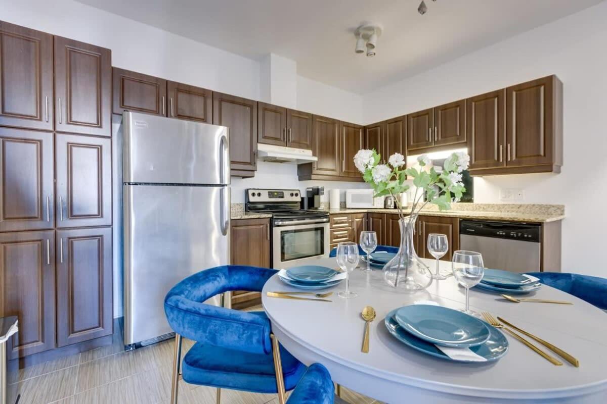 M11 Gorgeous 3br Wkingbed Perfect Location * Montreal