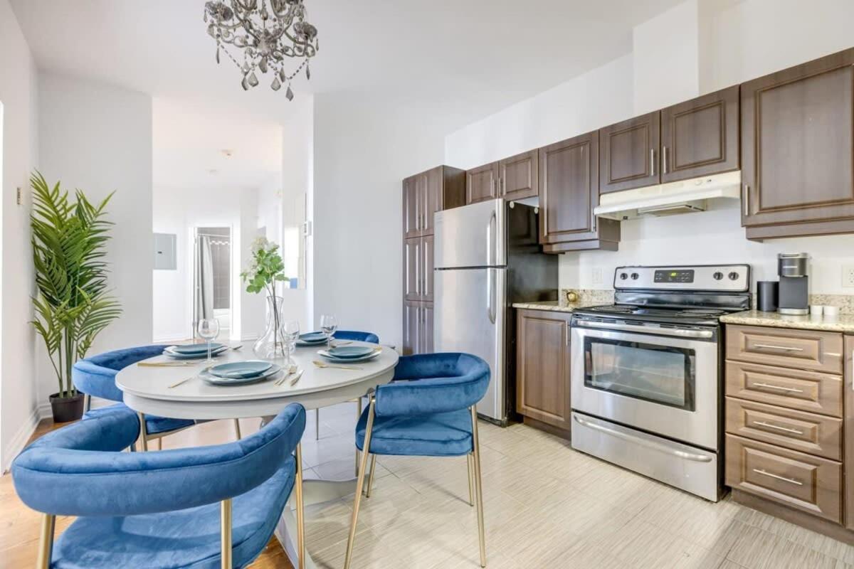 Apartment M11 Gorgeous 3br Wkingbed Perfect Location Montreal
