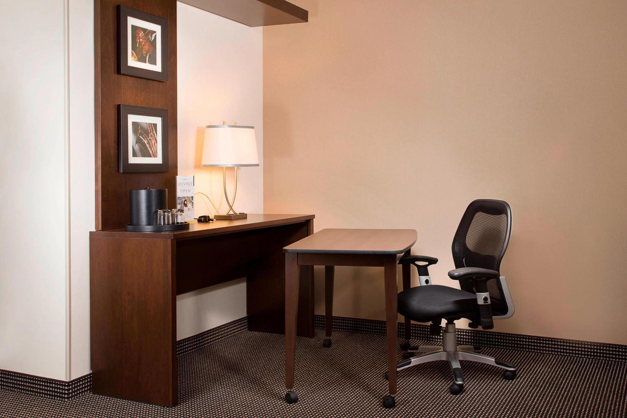 Courtyard Par Marriott Centre-ville Montreal