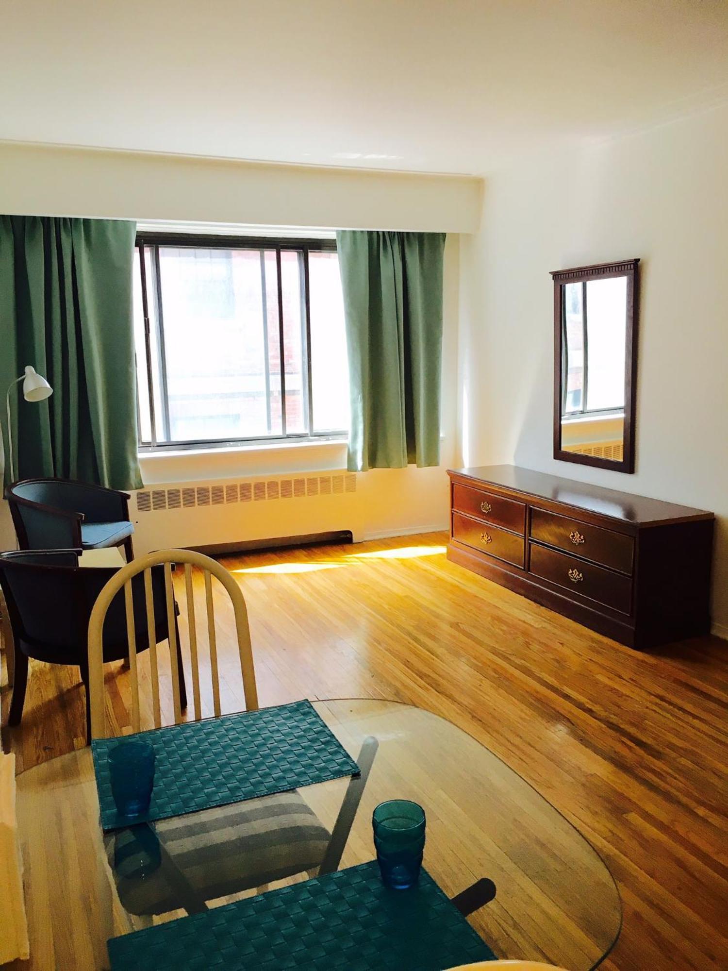 Apartment Stylish Comfortable In The Golden Square Mile