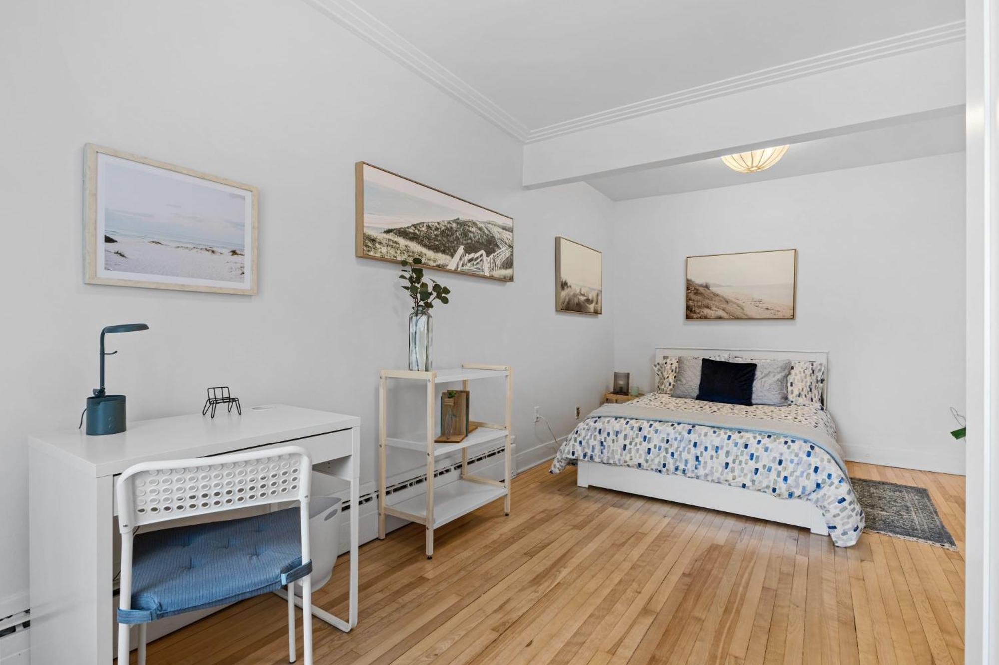 Large Beautiful 2br Fully Equipped * Montreal