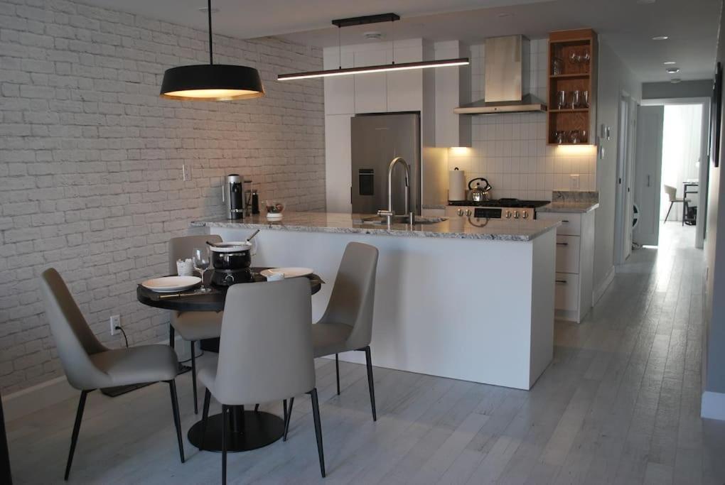 Plaza10 - 20 Restaurants At Under A 10 Minute Walk Apartment *