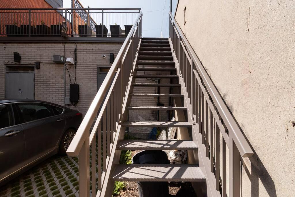 Apartment Plaza12 - Stringlights, Xl Terrace, Restos & Shops Montreal
