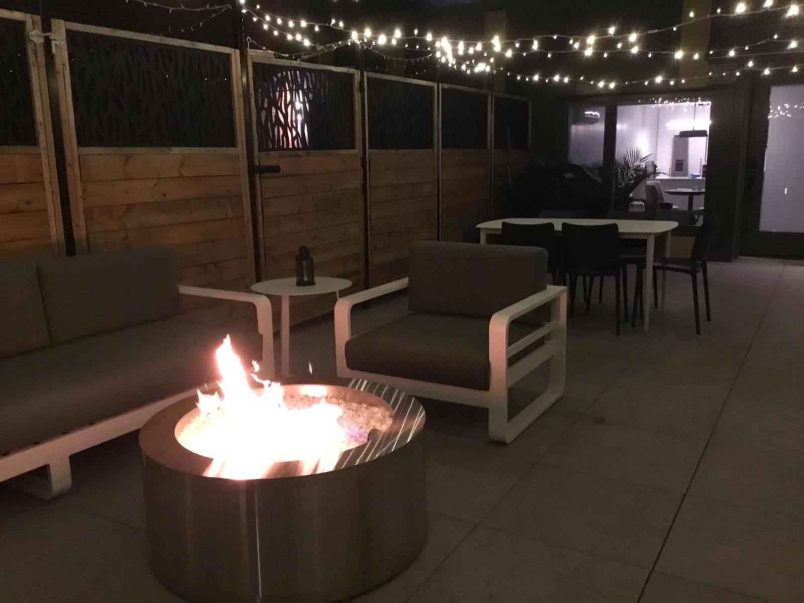Plaza12 - Stringlights, Xl Terrace, Restos & Shops *