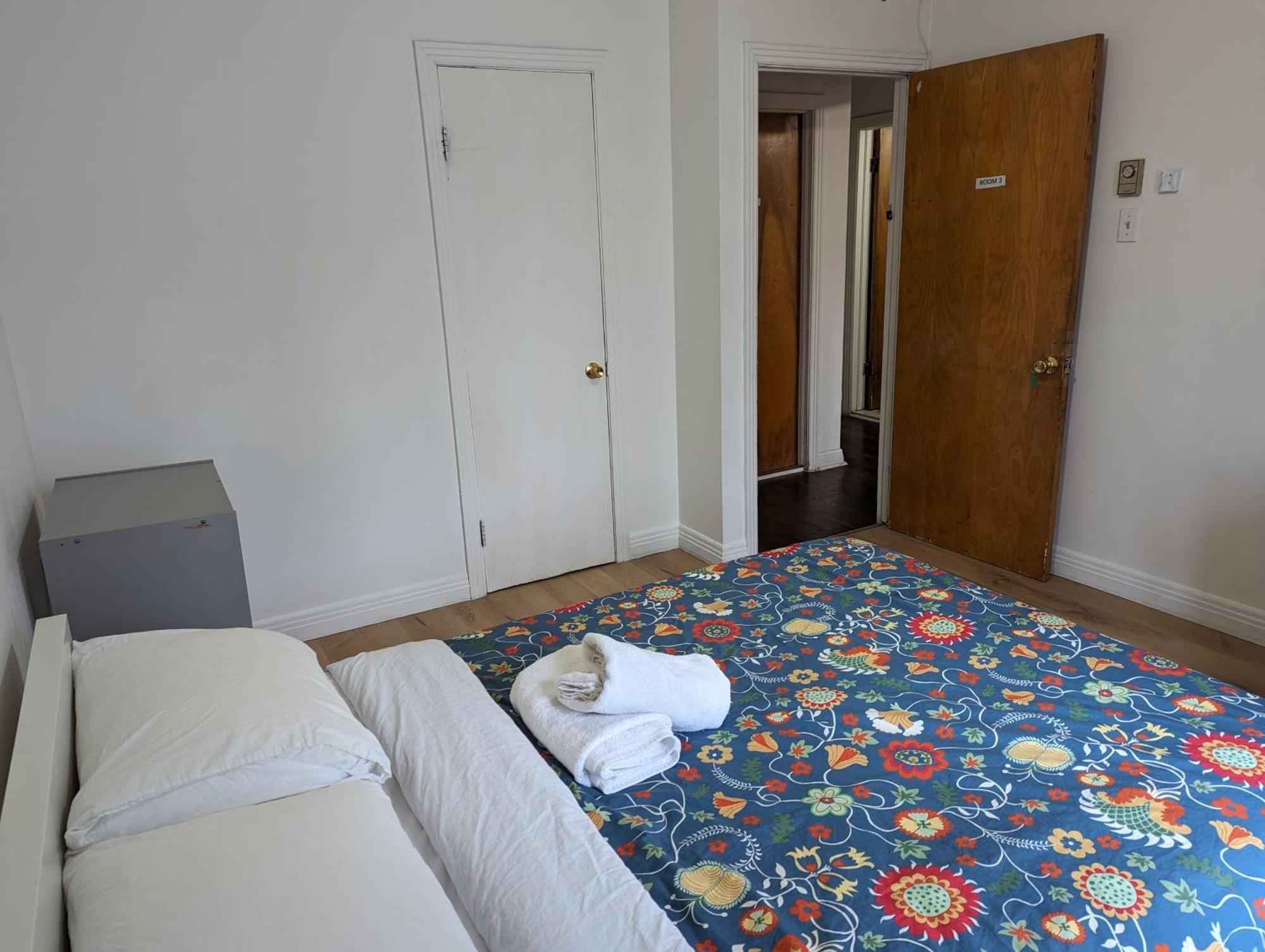 Guest house Harmony Near Metro Monk Station With Self Check-in Montreal