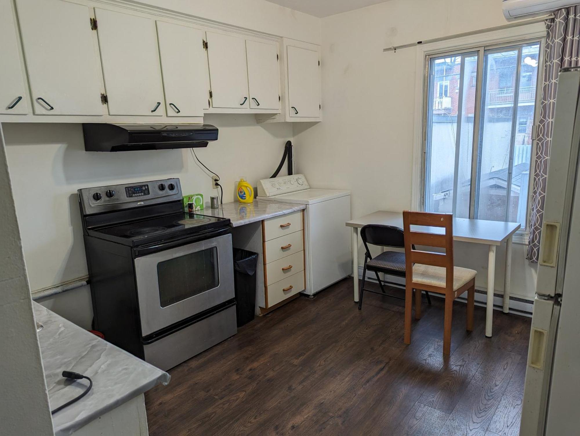 Harmony Near Metro Monk Station With Self Check-in Guest house Montreal