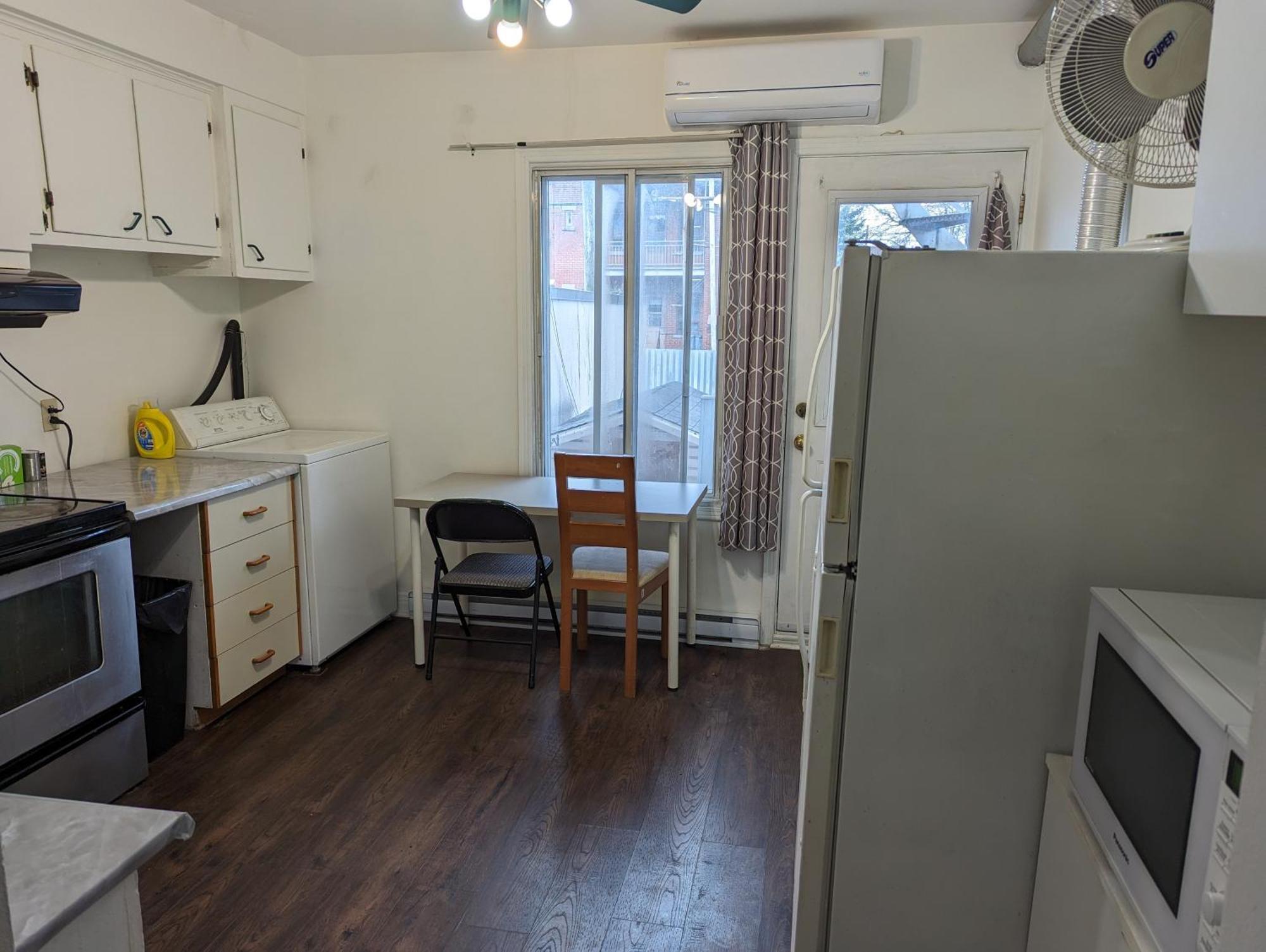 Guest house Harmony Near Metro Monk Station With Self Check-in Montreal