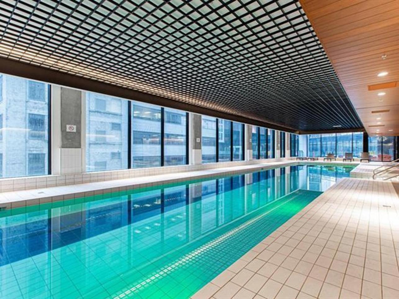 Apartment Sky Bridge Spectacular Montreal