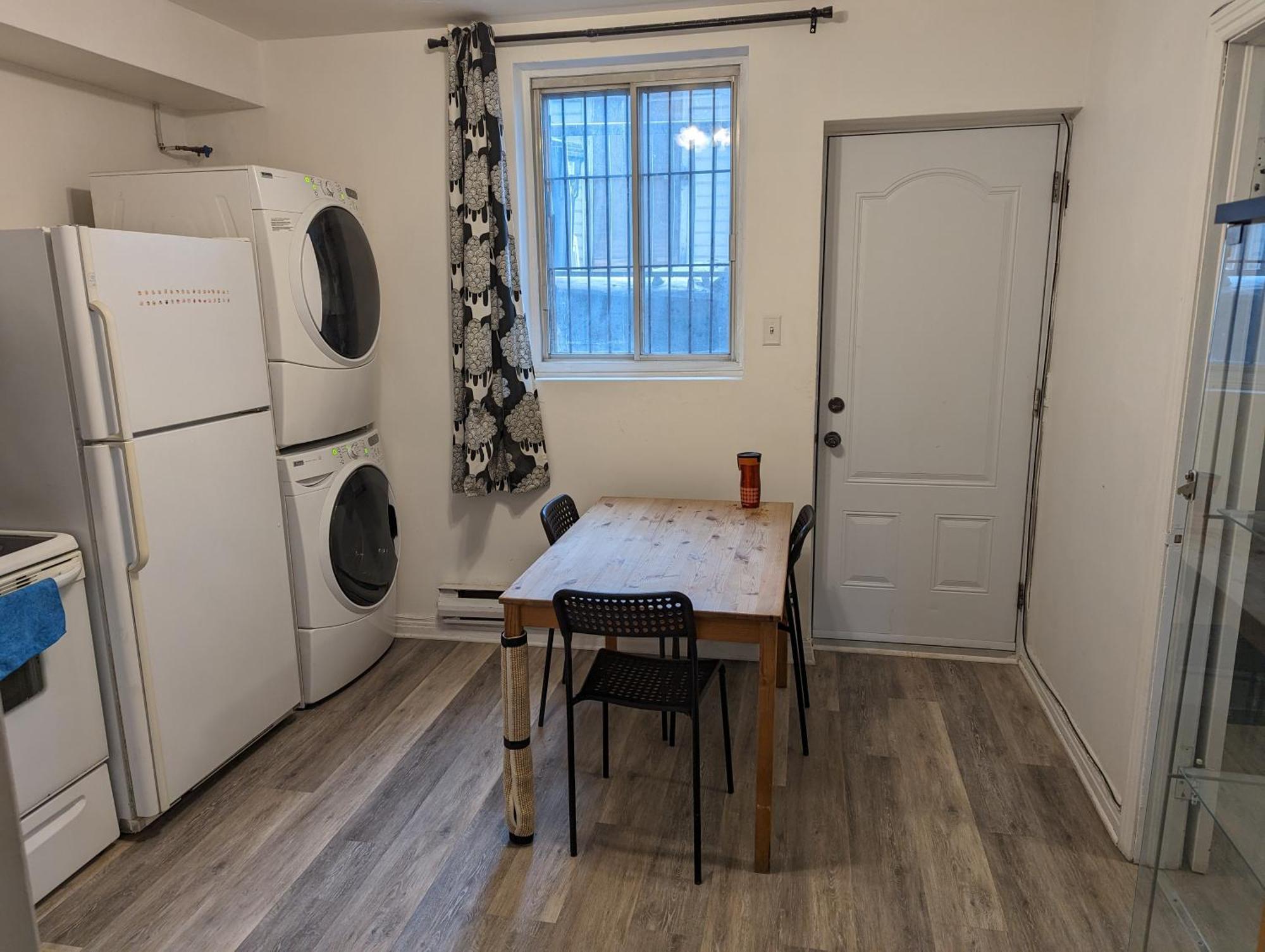 Guest house Harmony Near Metro Monk Station With Self Check-in