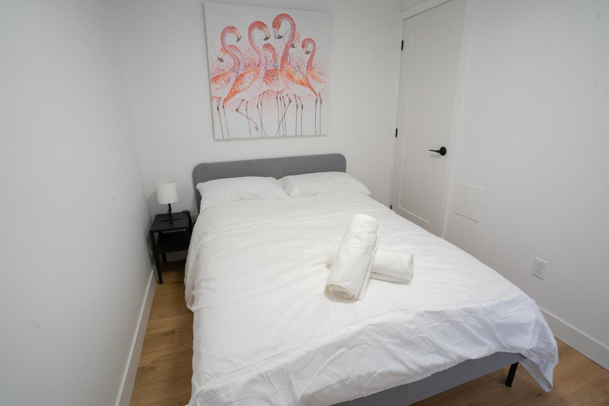 Apartment Superb 2 Bed Steps From Downtown And 2min To Metro